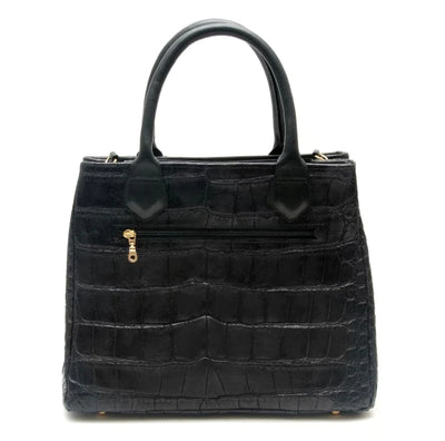 How to choose the perfect handbag for a first date.
