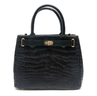 How to choose the perfect handbag for a formal event.